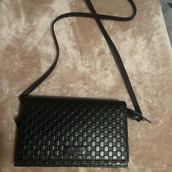 Gucci Handbags - Gucci Black Crossbody Wallet
